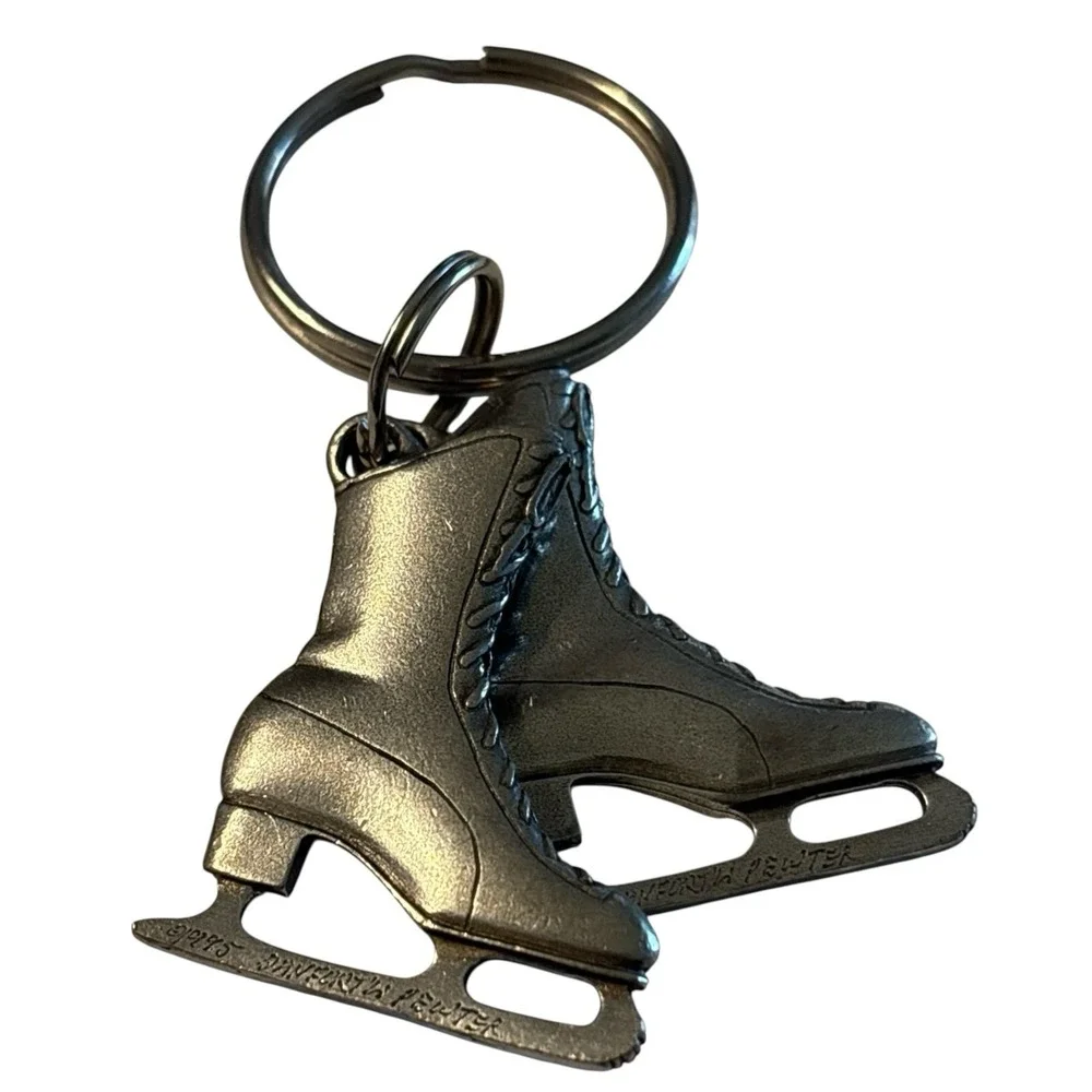 1995 Danforth Pewter Ice Figure Skates Keychain Silver Tone Vintage Winter Sport